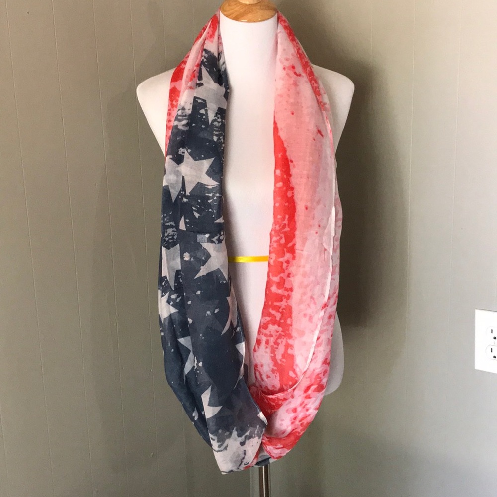 NWT light America infinity scarf 🇺🇸